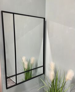 מראה מלבנית מחולקת לקיר במסגרת מתכת